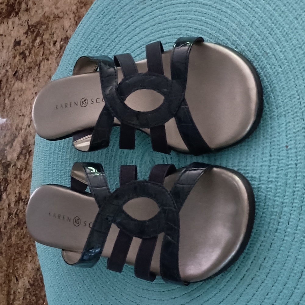 Karen Scott Navy Sandals. Size 8